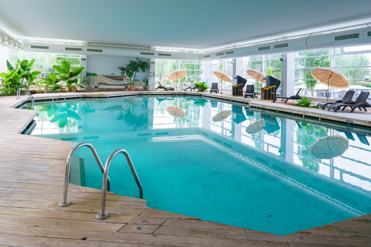 Wellness  Schwimmhalle, Sauna und Fitness
